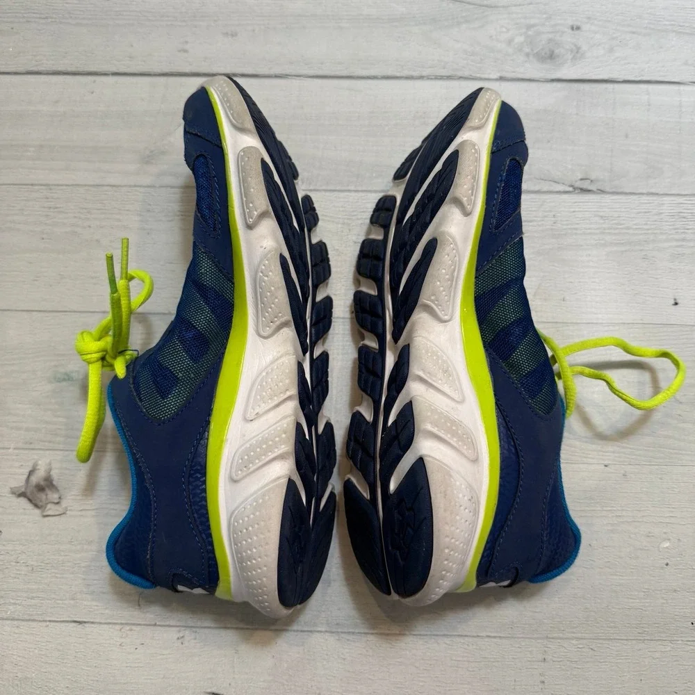 Under‎ armour kids blue yellow athletic running shoes big kids size 5